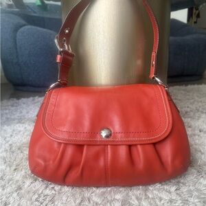 COACH 2009 ORANGE/RED SOHO PLEATED FLAP SHOULDER BAG